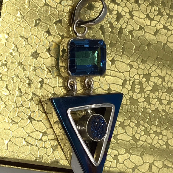 925 Sterling Silver Blue Stone Pendant Necklace Beaded Chain Geometric Triangle - Picture 7 of 8